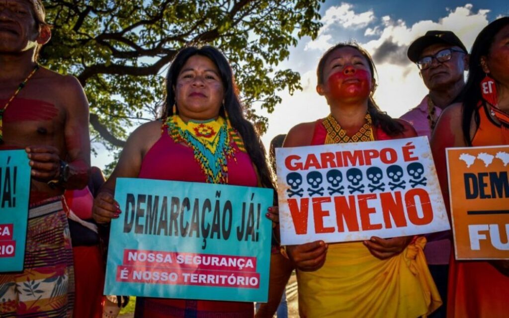 Indígenas reunidos no Acampamento Terra Livre 2026 em Brasília