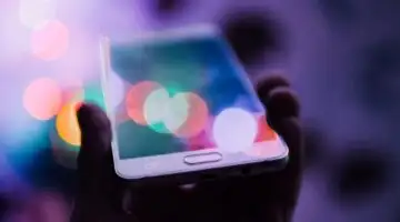 Golpes com inteligencia artificial em 2026: como funcionam, estatisticas e como se proteger