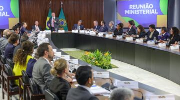 Presidente Lula durante reunião ministerial de despedida
