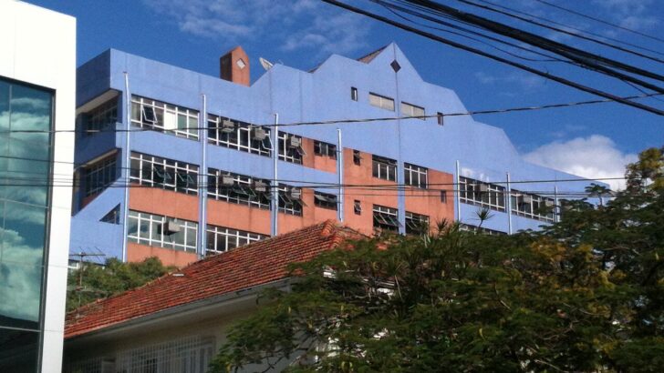 Fachada do Fórum Trabalhista de Porto Alegre, prédio do TRT da 4ª Região