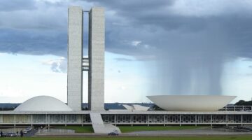 Prédio do Congresso Nacional, em Brasília, com as cúpulas da Câmara e do Senado