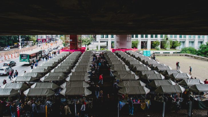 Feira livre em São Paulo, onde alimentos in natura costumam sair mais baratos