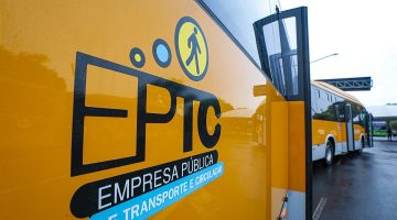 Onibus de transporte coletivo