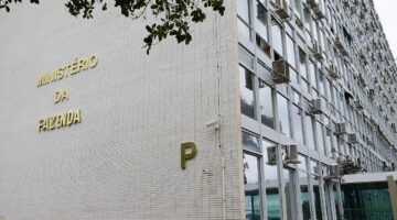 Prédio do Ministério da Fazenda, sede da Receita Federal, na Esplanada dos Ministérios em Brasília
