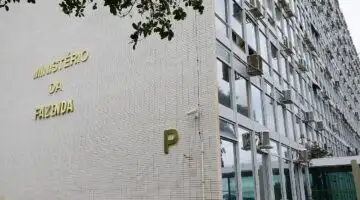 Prédio do Ministério da Fazenda, sede da Receita Federal, na Esplanada dos Ministérios em Brasília